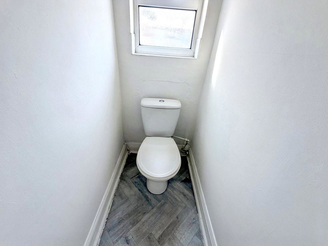 Property image 7 of 9