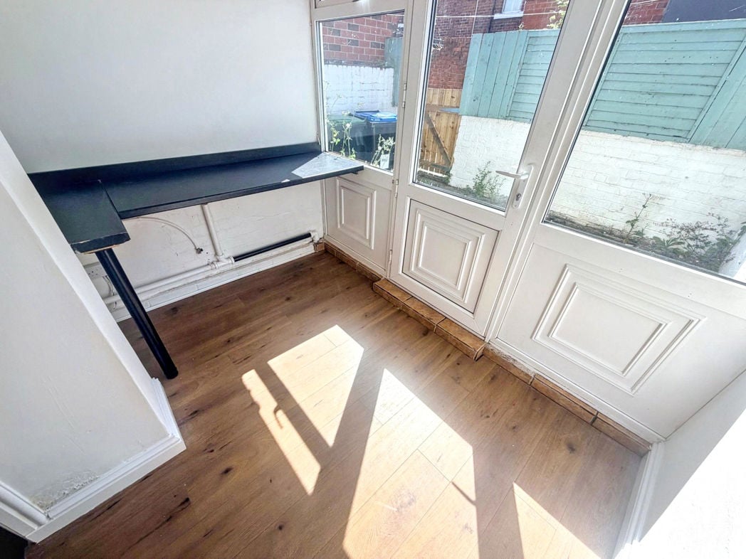 Property image 8 of 9