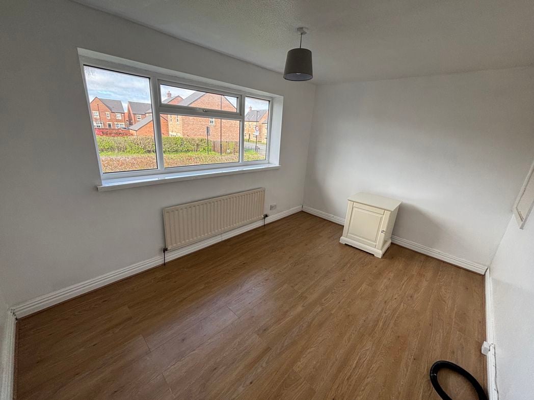 Property image 8 of 16