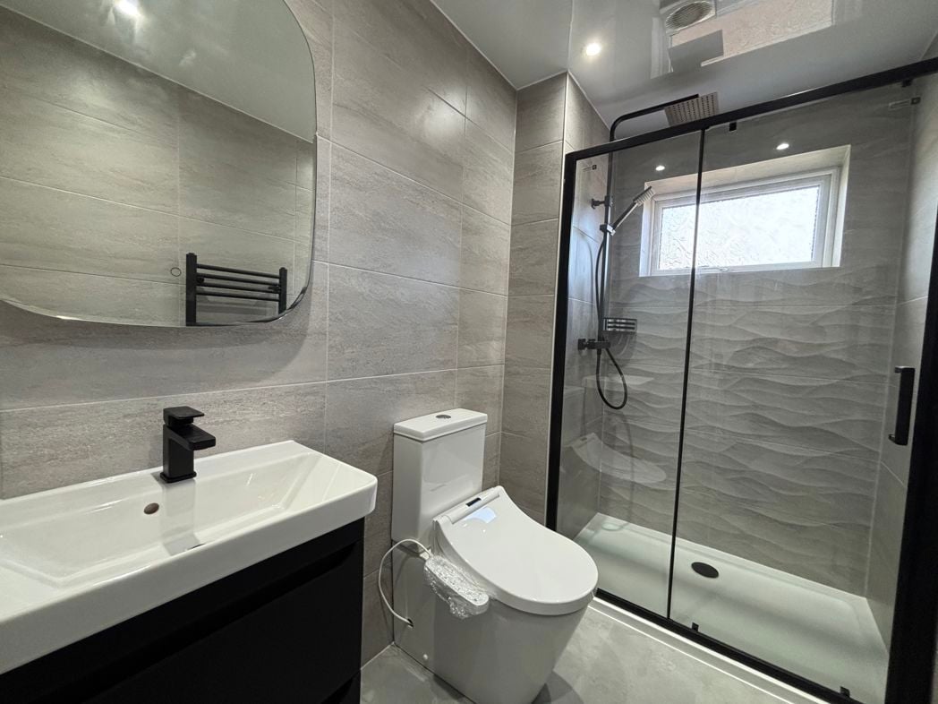 Property image 11 of 16