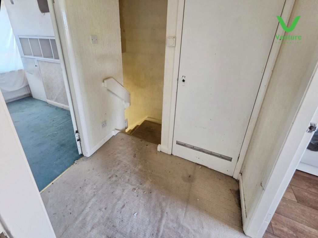 Property image 8 of 16