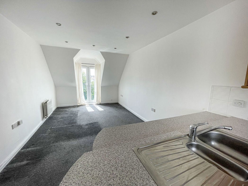 Property image 3 of 8
