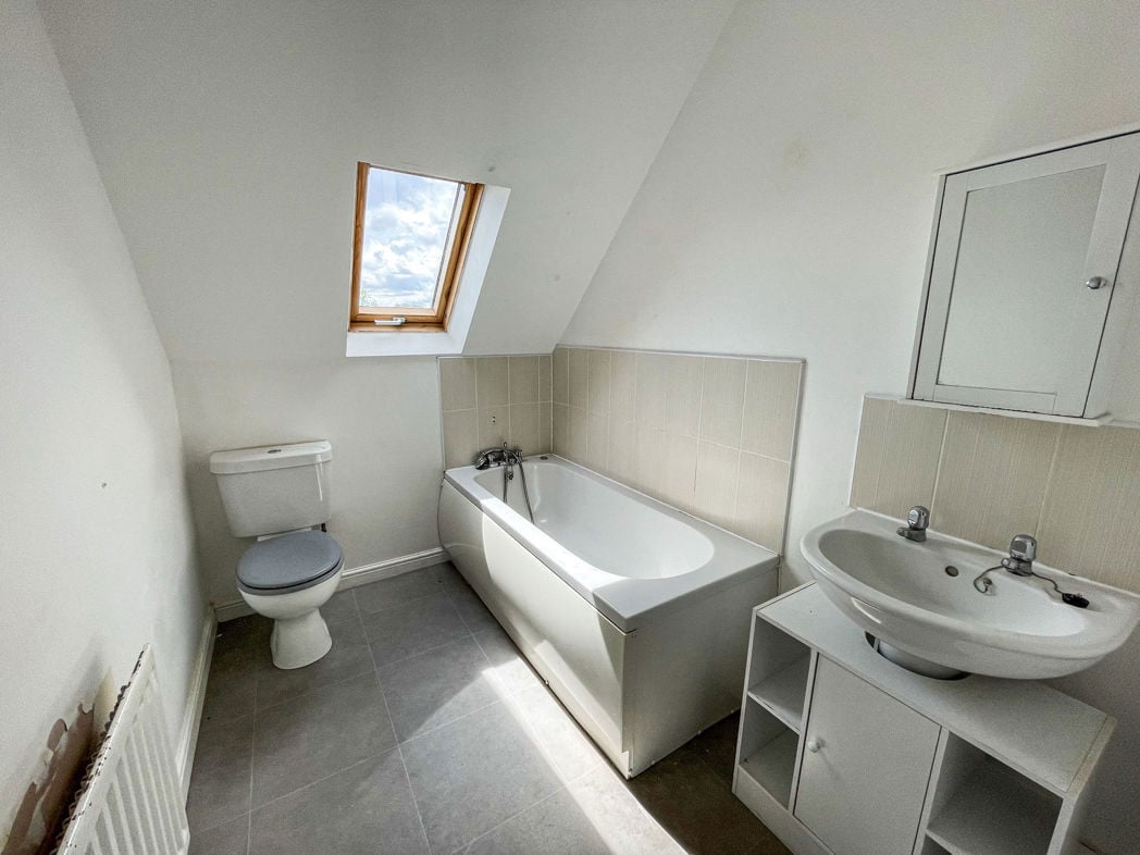 Property image 5 of 8