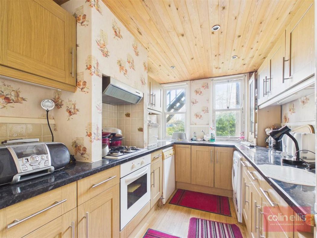 Property image 5 of 8