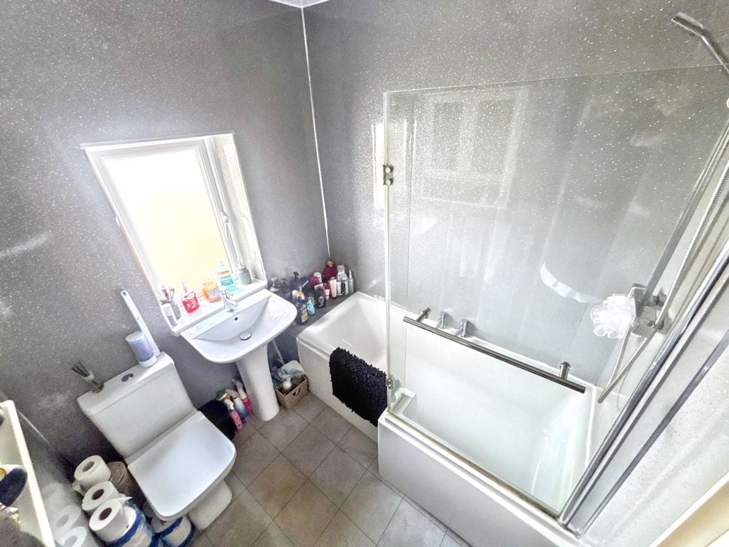 Property image 11 of 16