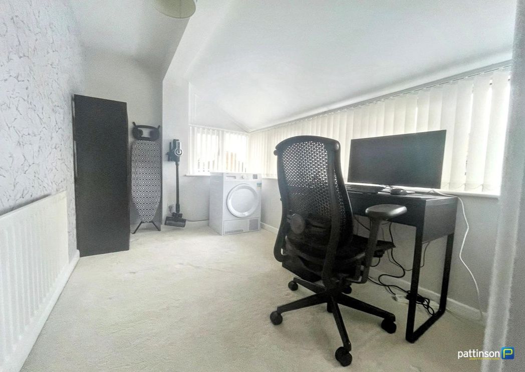 Property image 11 of 12