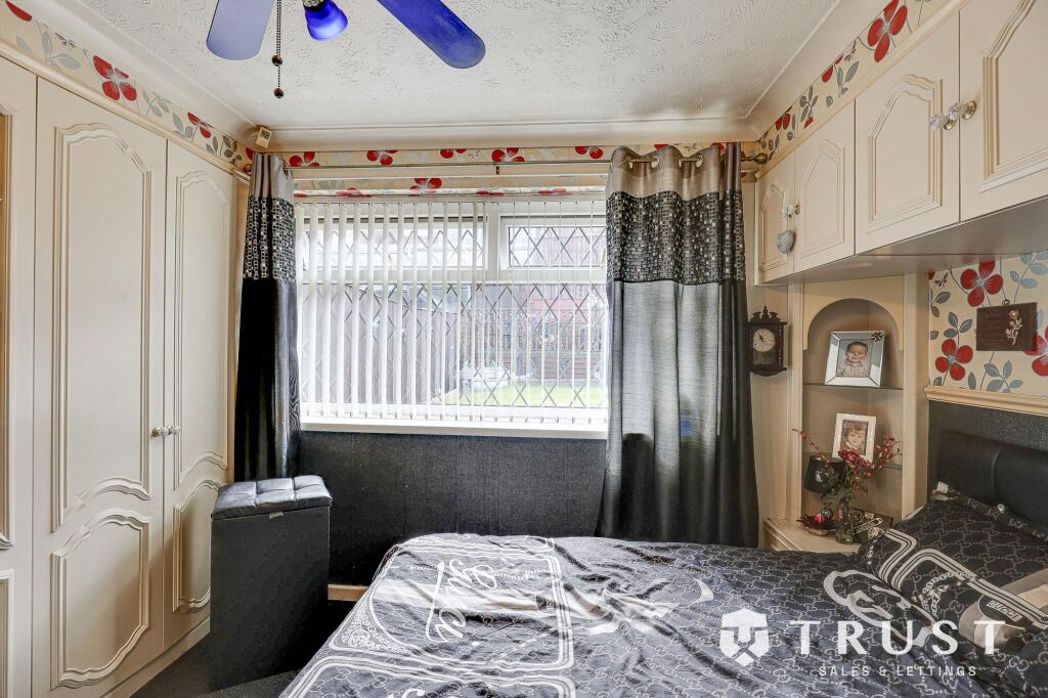 Property image 10 of 28