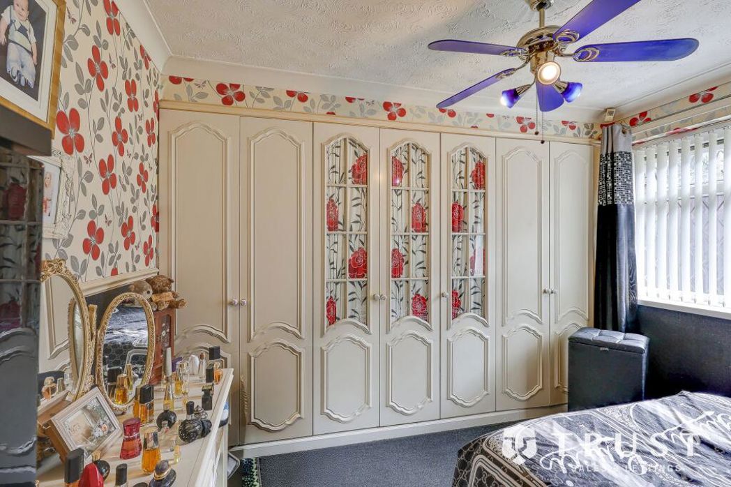 Property image 11 of 28