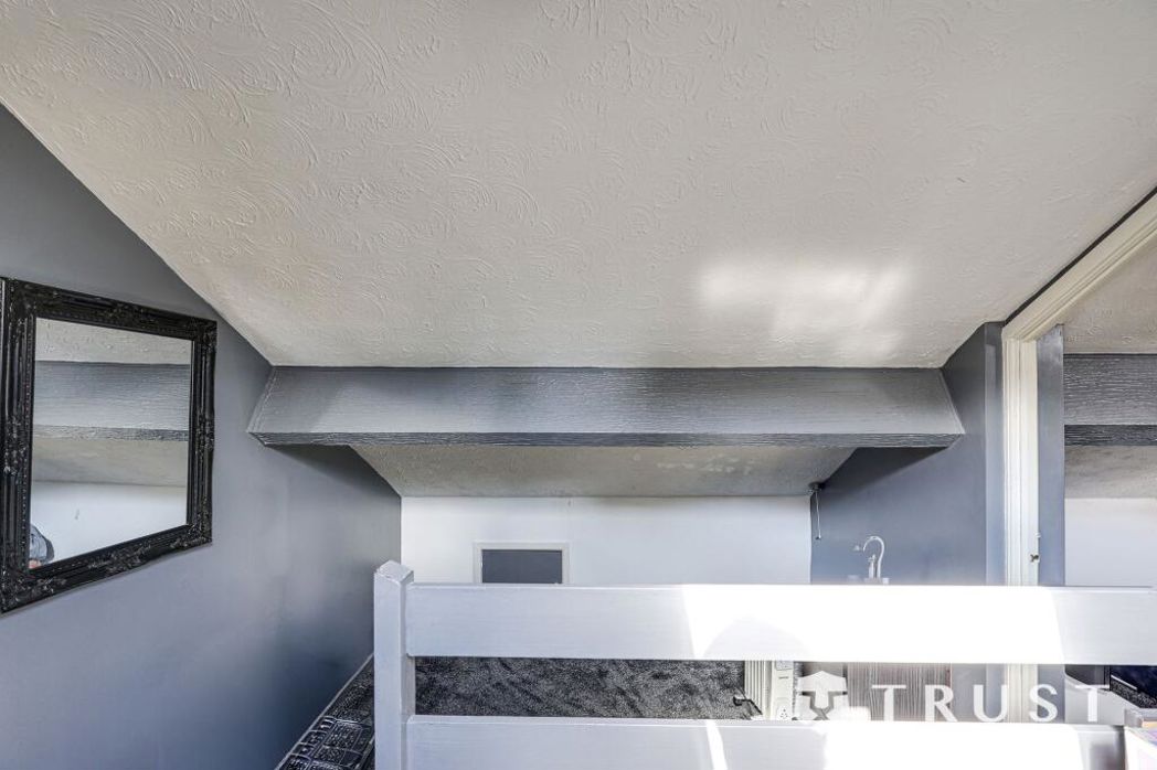 Property image 21 of 28