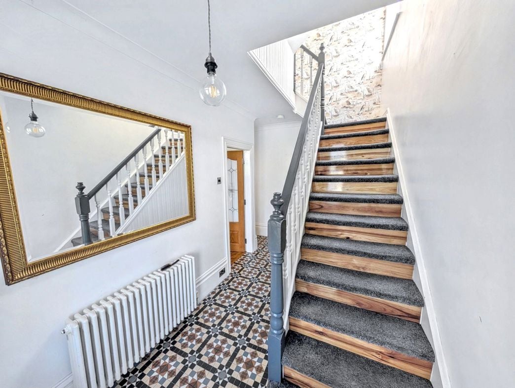 Property image 3 of 18