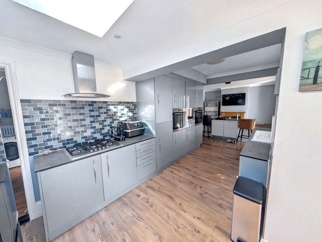 Property image 5 of 18