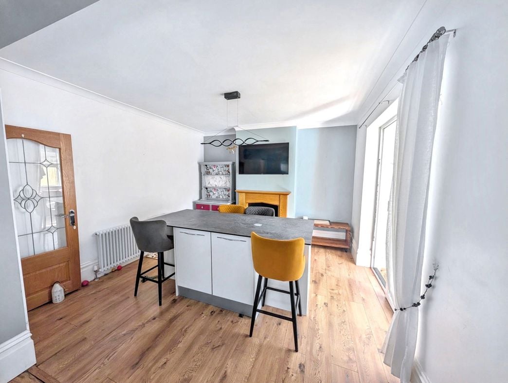 Property image 6 of 18