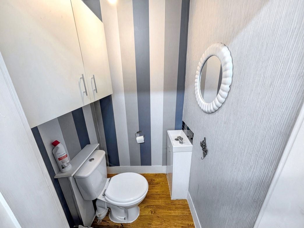 Property image 8 of 18