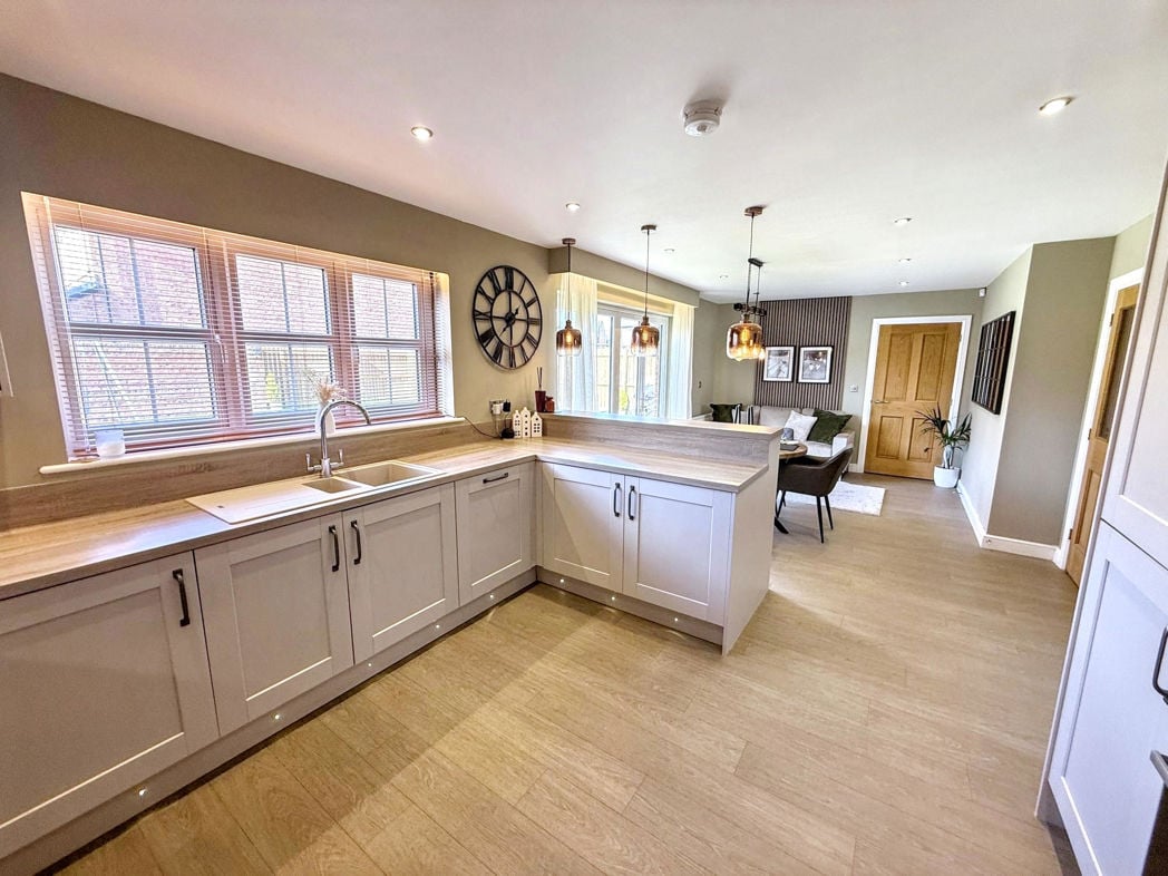 Property image 5 of 24
