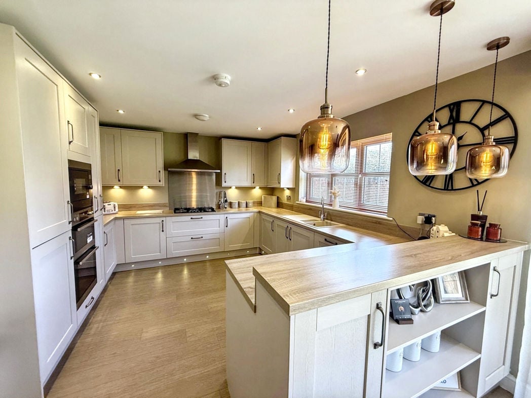 Property image 6 of 24