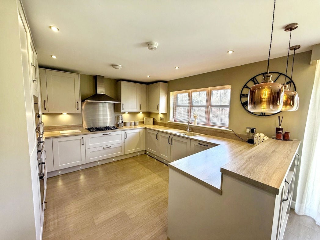 Property image 8 of 24