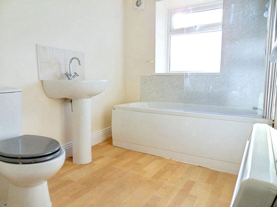 Property image 11 of 15