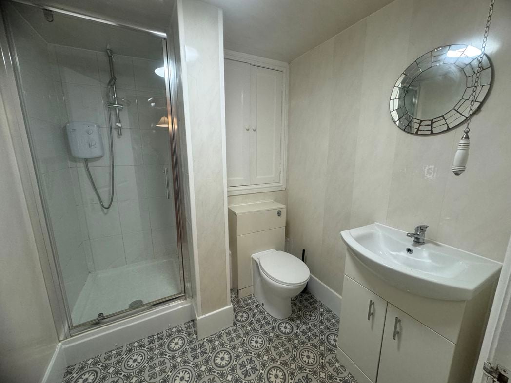 Property image 5 of 6