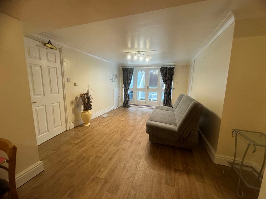 Property image 1 of 6