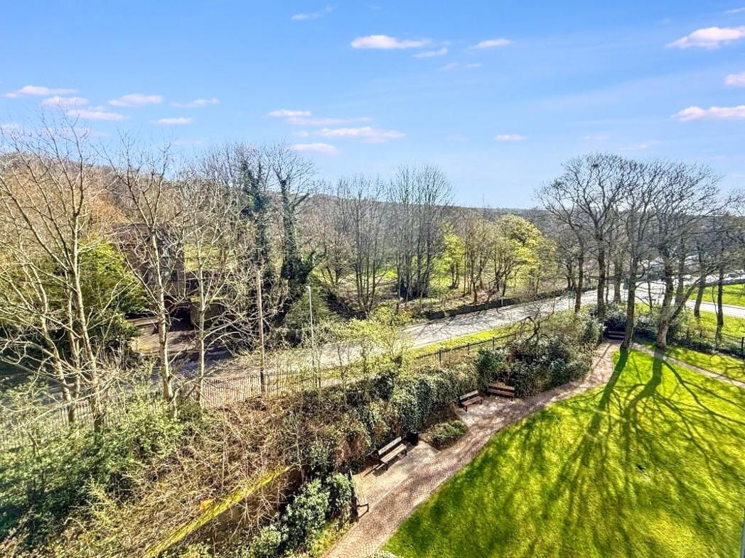 Property image 4 of 18