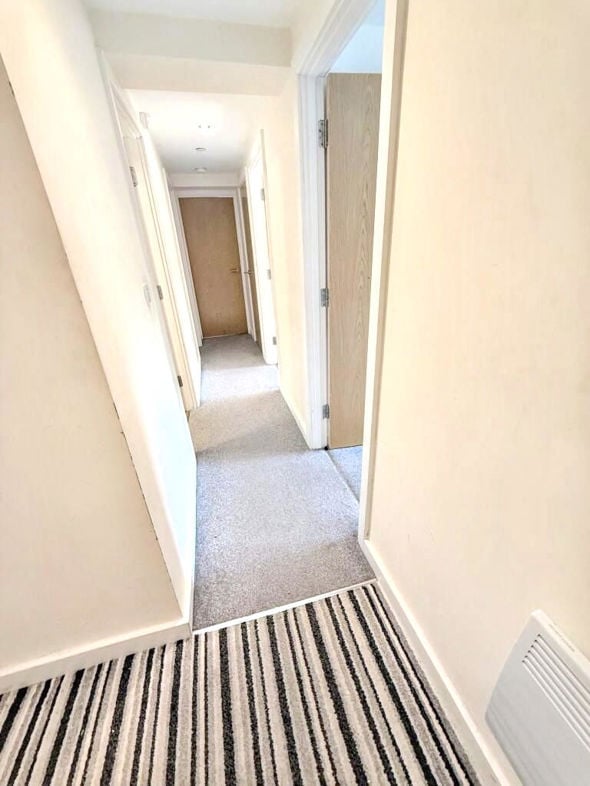 Property image 6 of 18