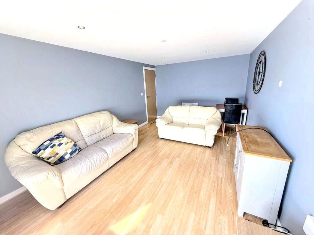 Property image 9 of 18
