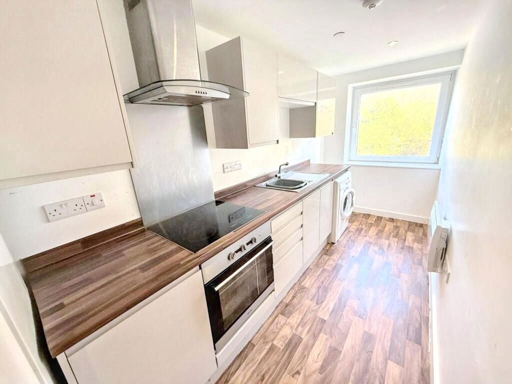 Property image 11 of 18