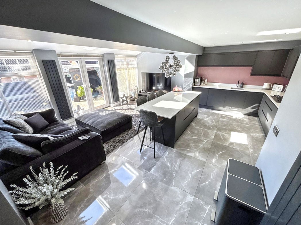 Property image 2 of 22