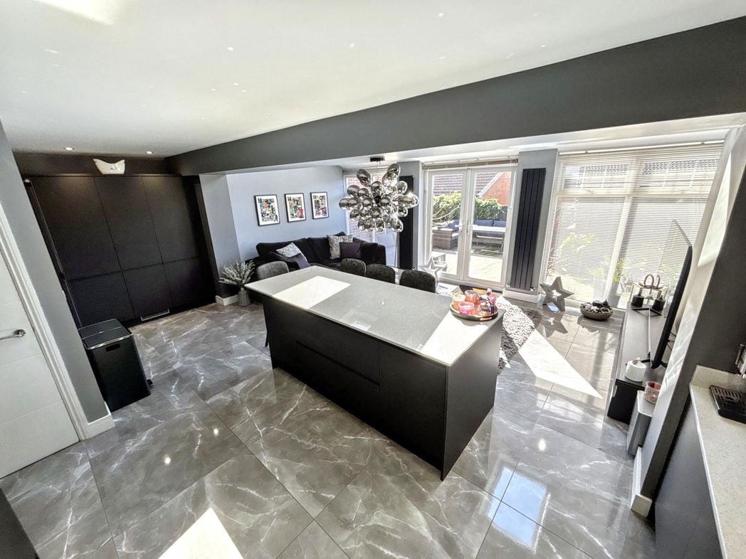 Property image 3 of 22