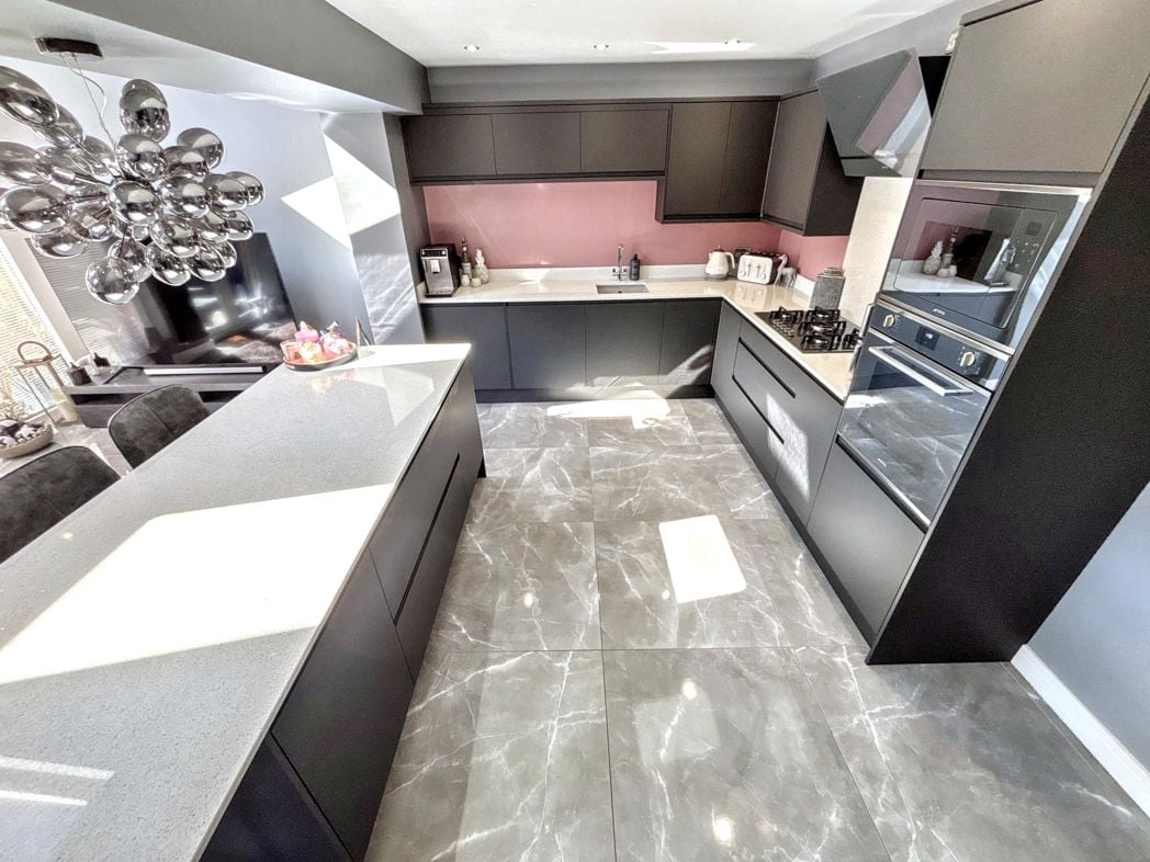 Property image 4 of 22