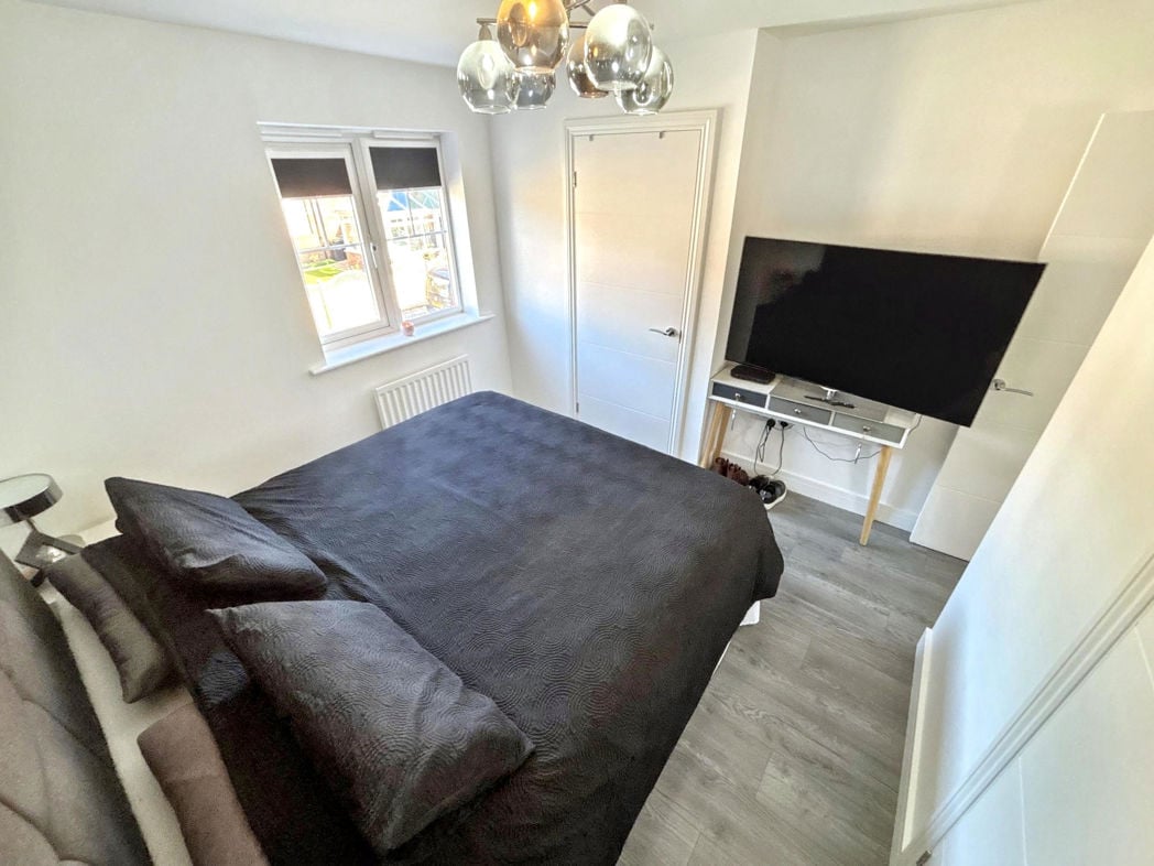 Property image 11 of 22