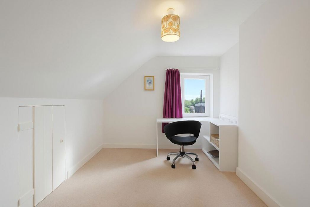 Property image 12 of 17