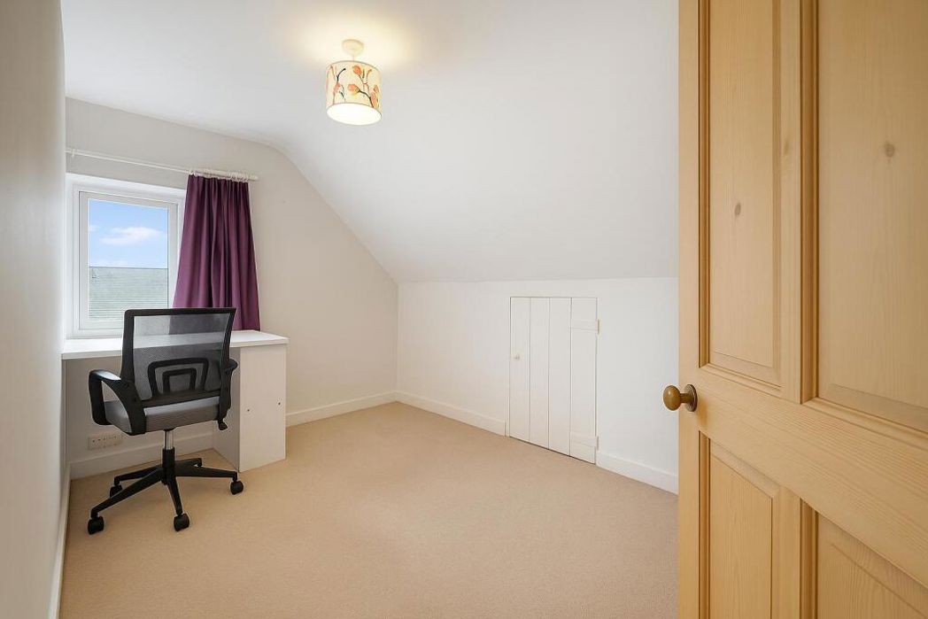 Property image 13 of 17