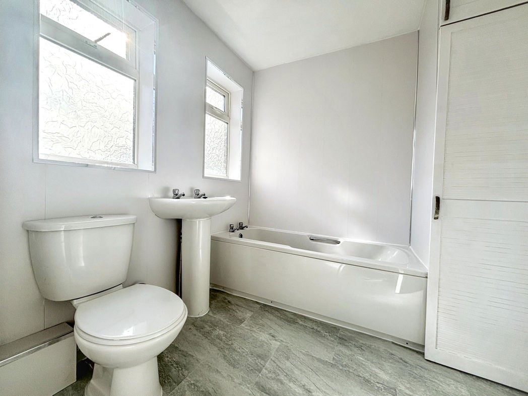 Property image 10 of 13