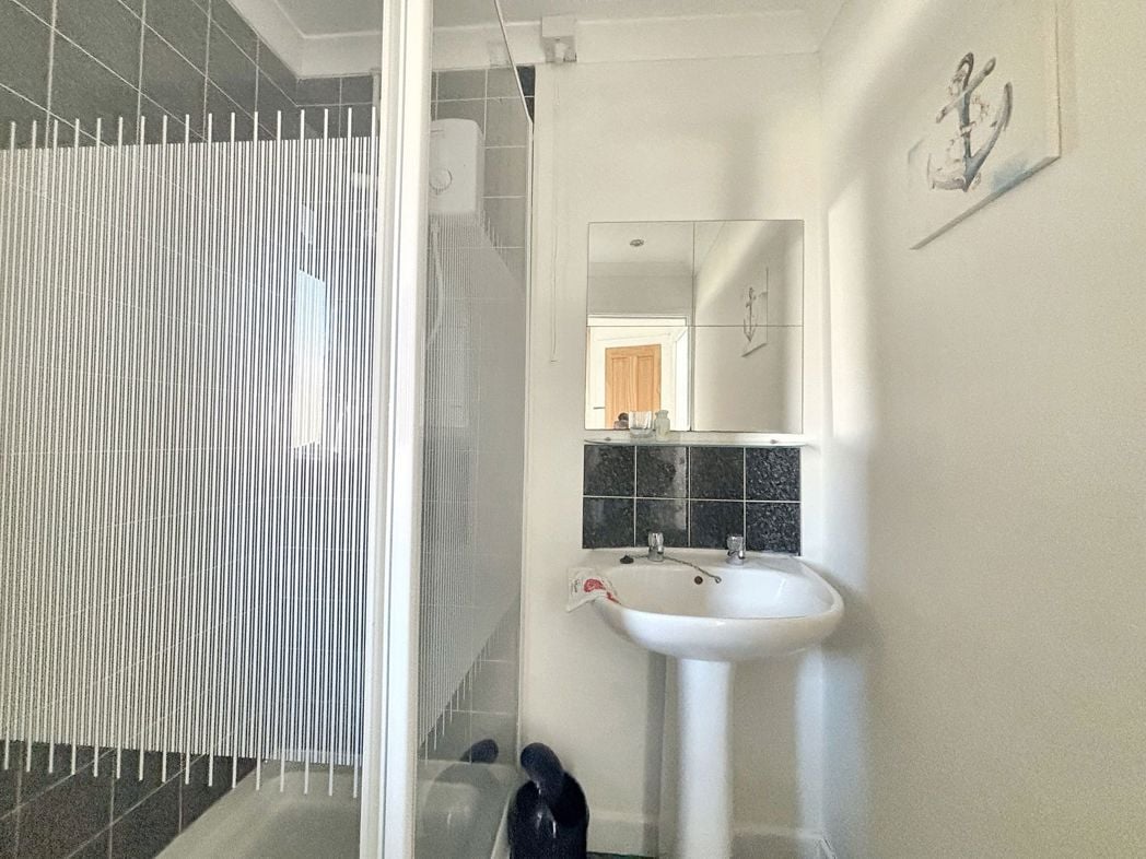 Property image 5 of 5