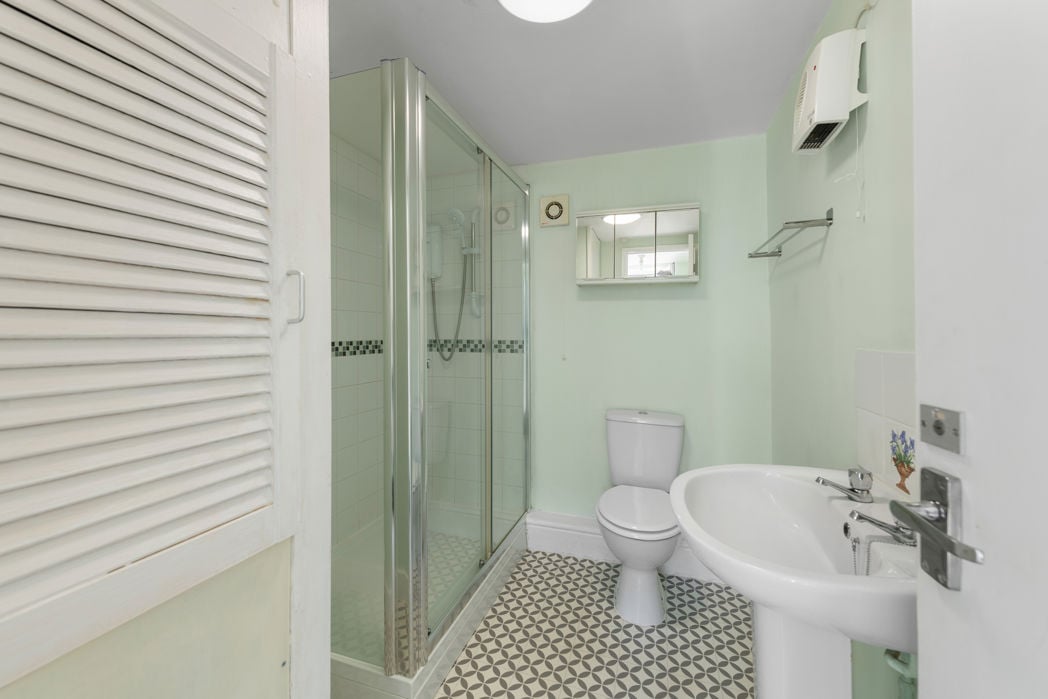 Property image 5 of 16
