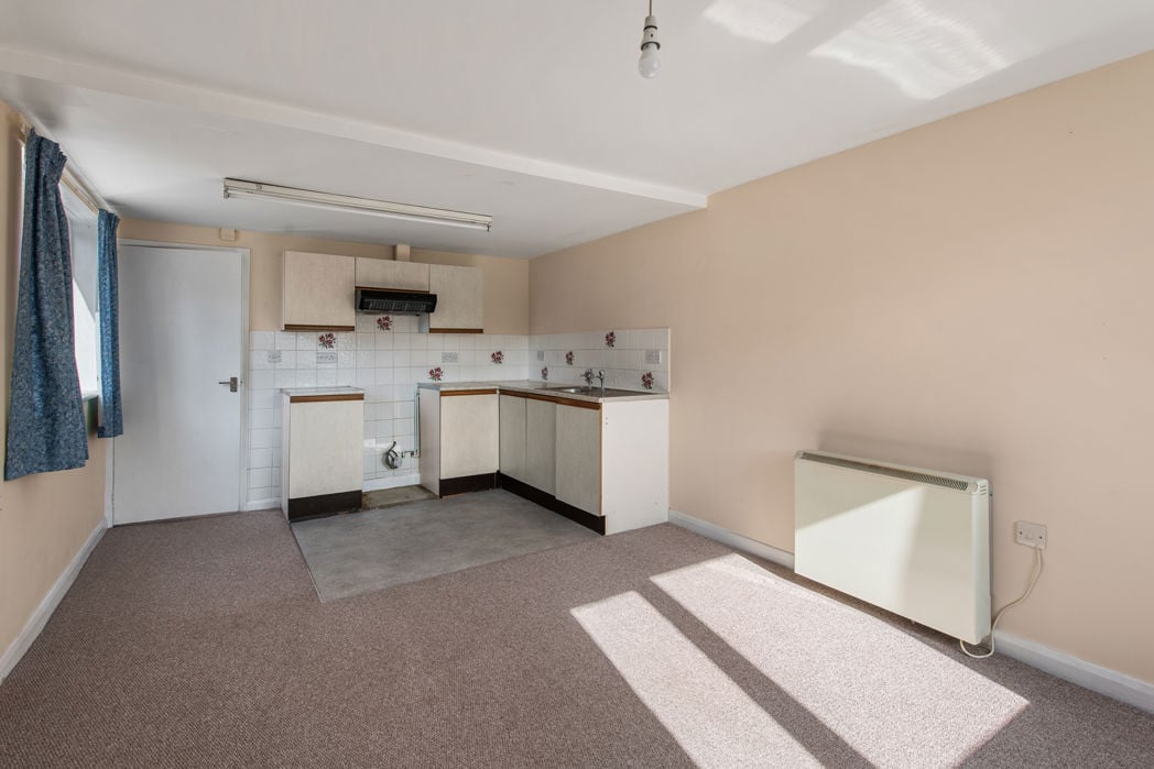 Property image 8 of 16