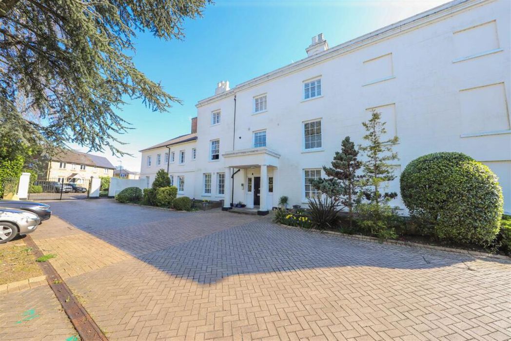 Property image 1 of 21