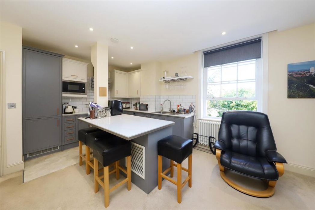 Property image 2 of 21
