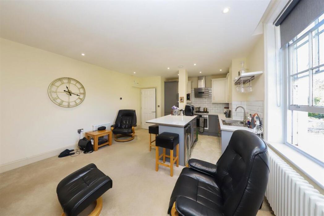 Property image 4 of 21