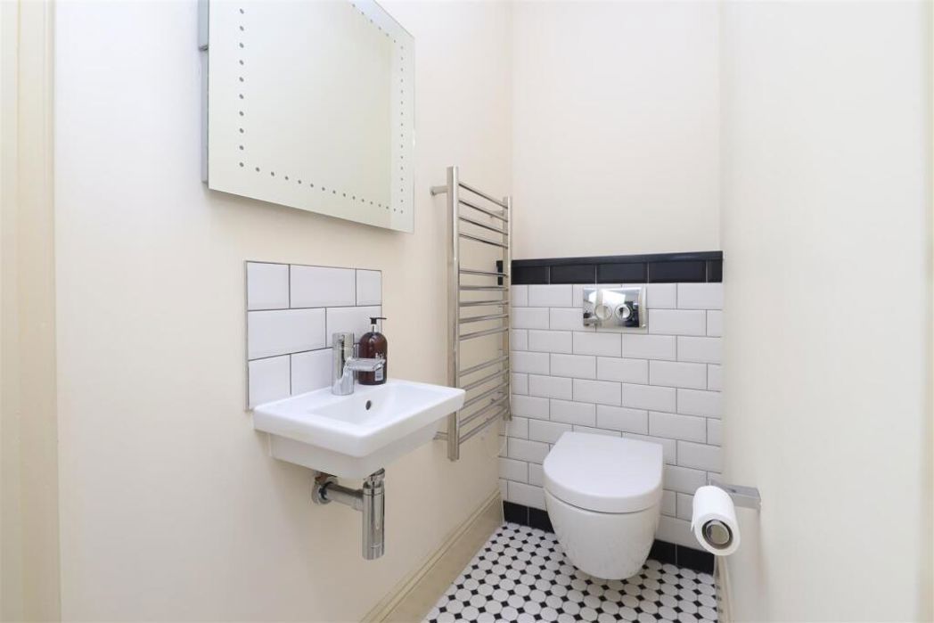 Property image 8 of 21