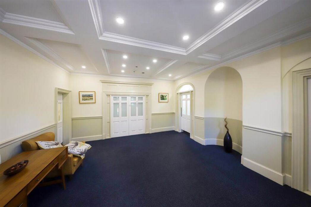 Property image 11 of 21