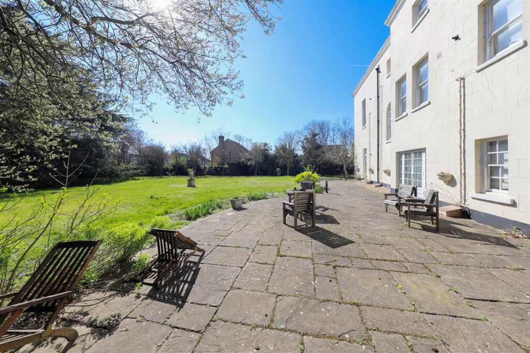 Property image 13 of 21