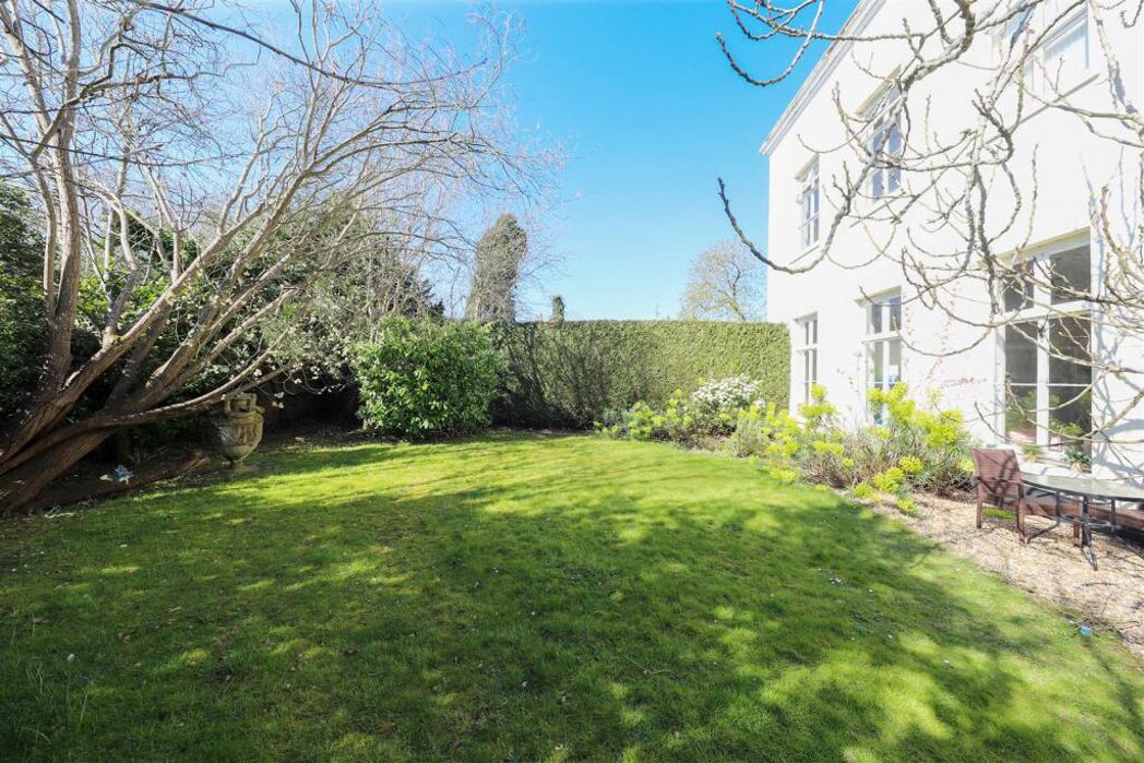 Property image 15 of 21
