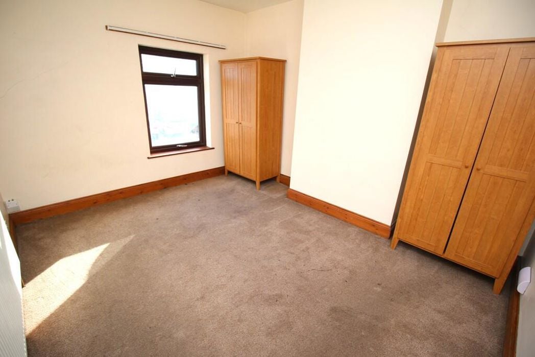 Property image 5 of 12