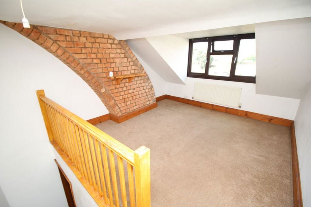 Property image 8 of 12