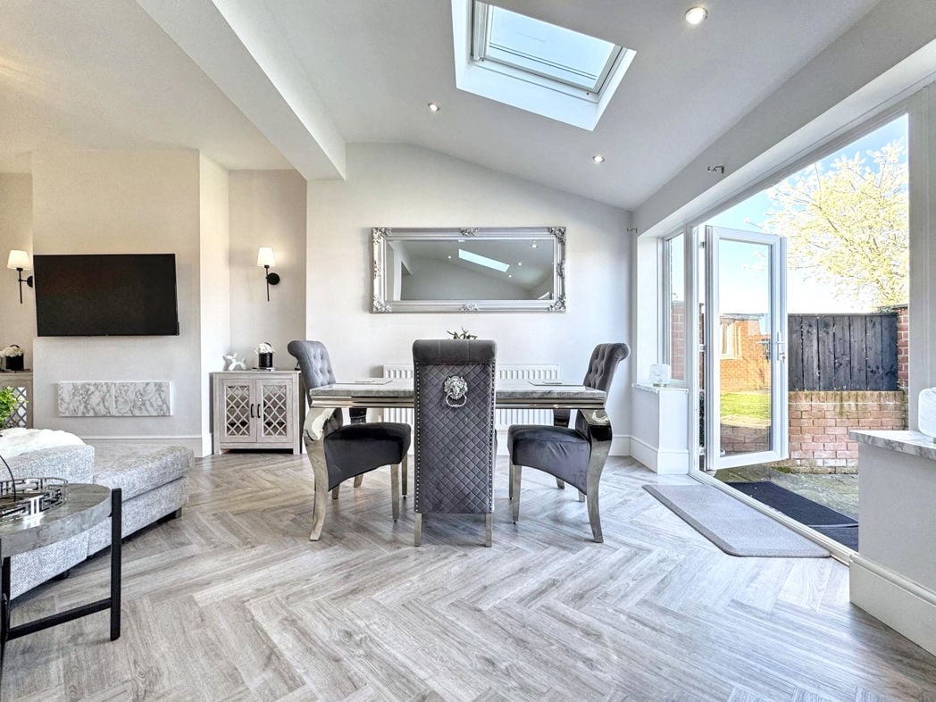 Property image 11 of 28