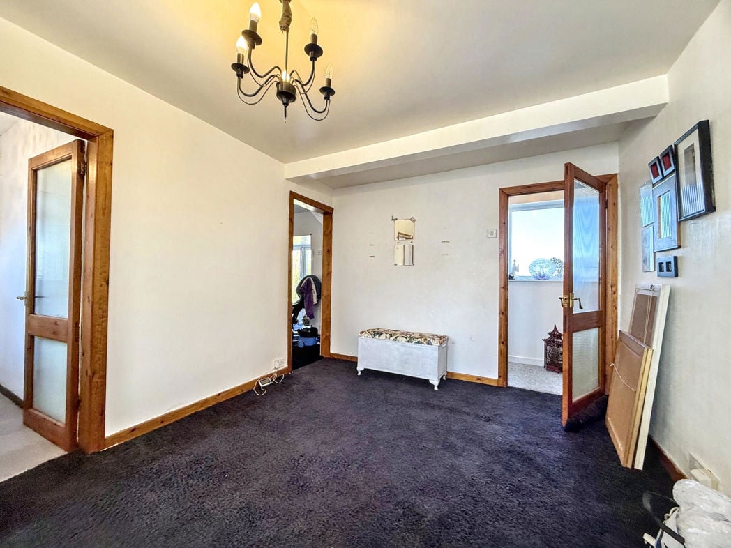 Property image 9 of 23