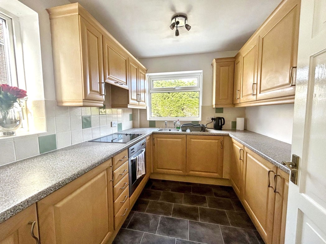 Property image 4 of 11