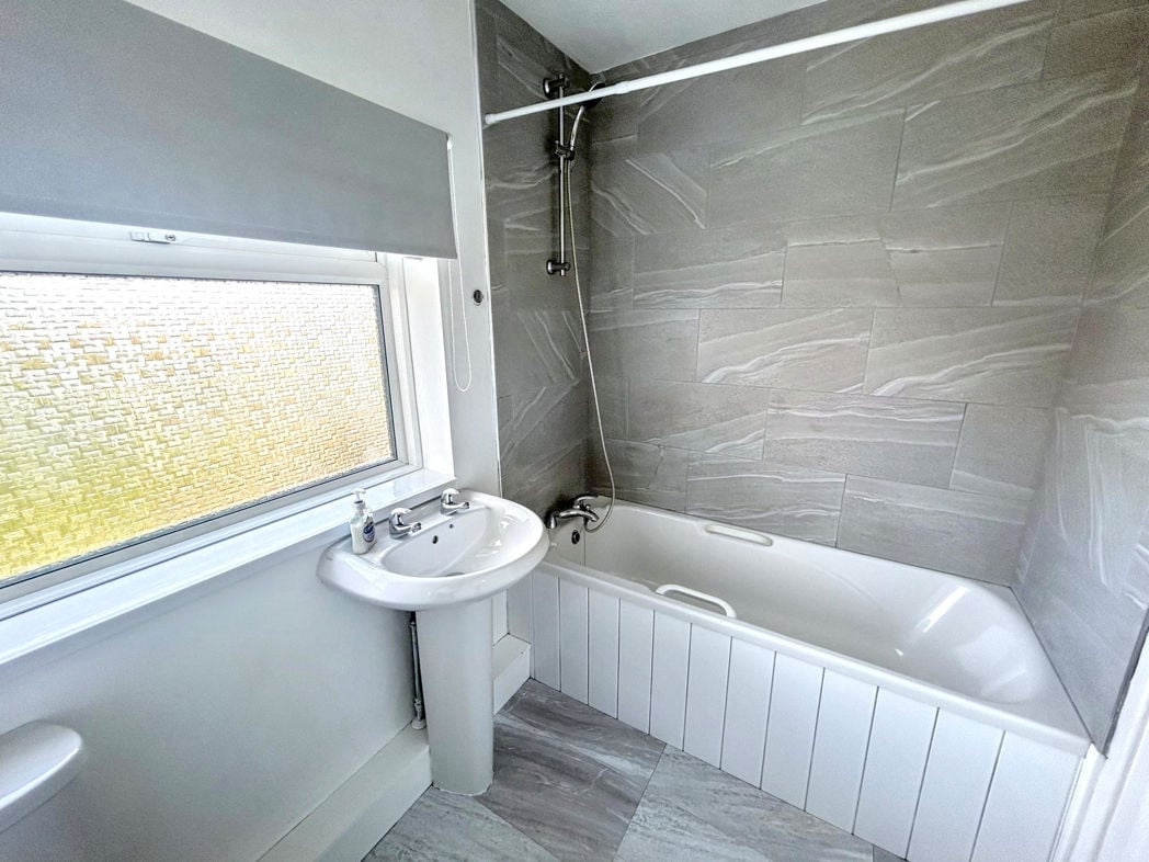 Property image 7 of 11